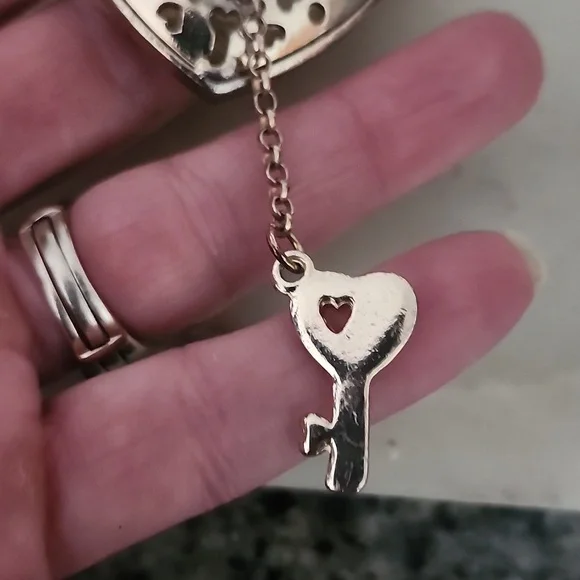 Heart Lock and Key Gold Tone Chain Pendant Necklace - Picture 3 of 16